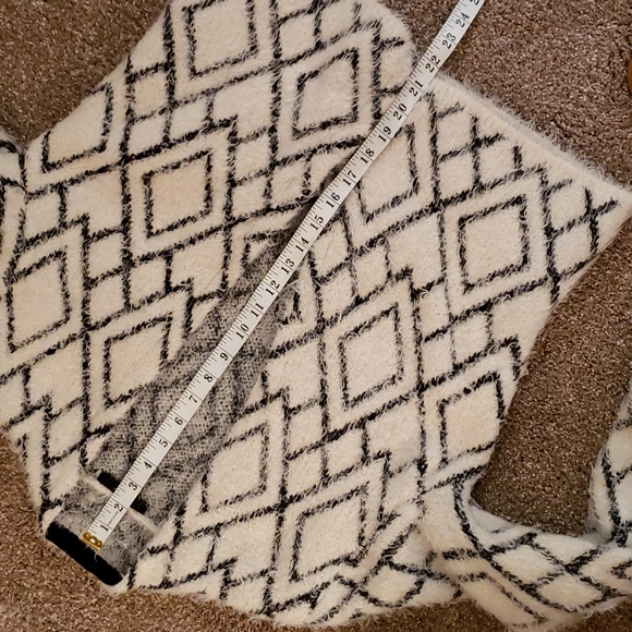 Avec Les Filles Black & White Eyelash Cardigan Size M - Picture 10 of 10